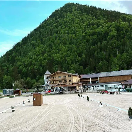 Strasserwirt Отель